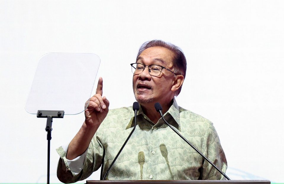 吁东盟探索新方式   安华：解决缅甸危机