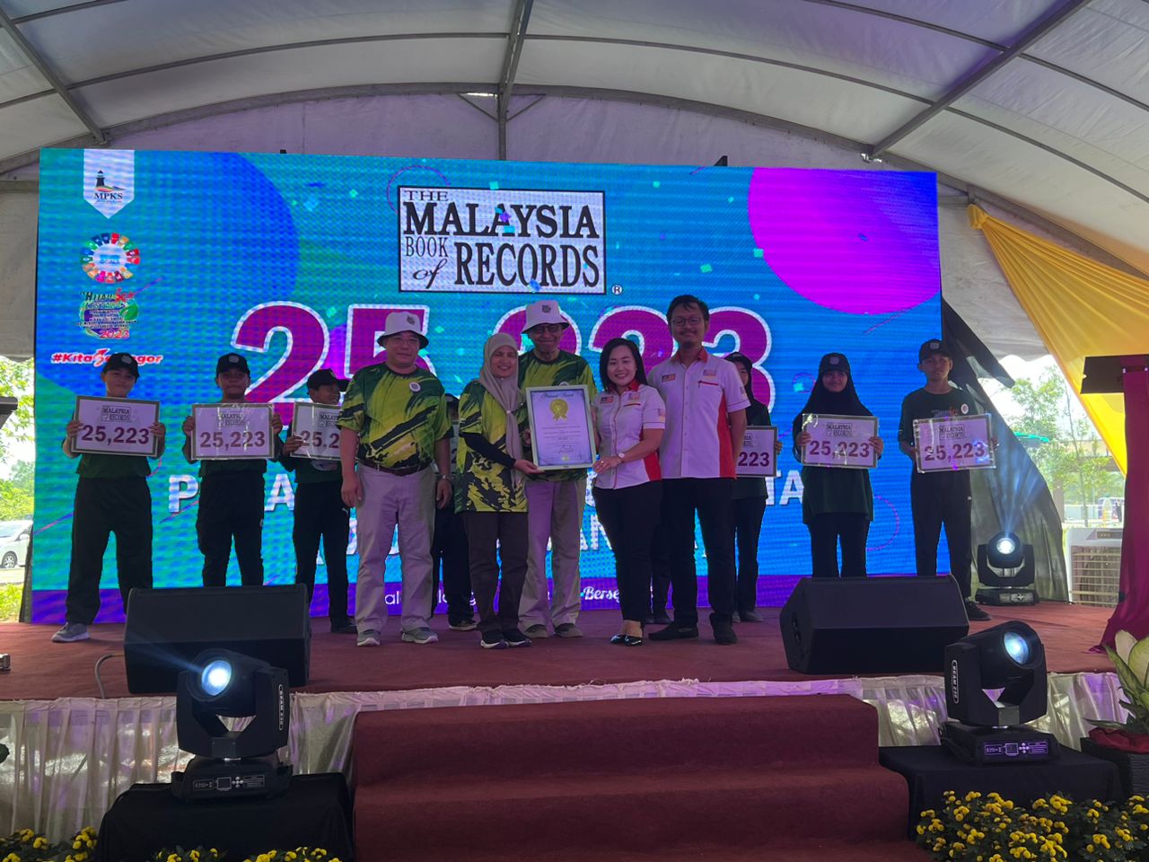 MPKS cipta rekod MBOR tanam 25,223 pokok Siantan