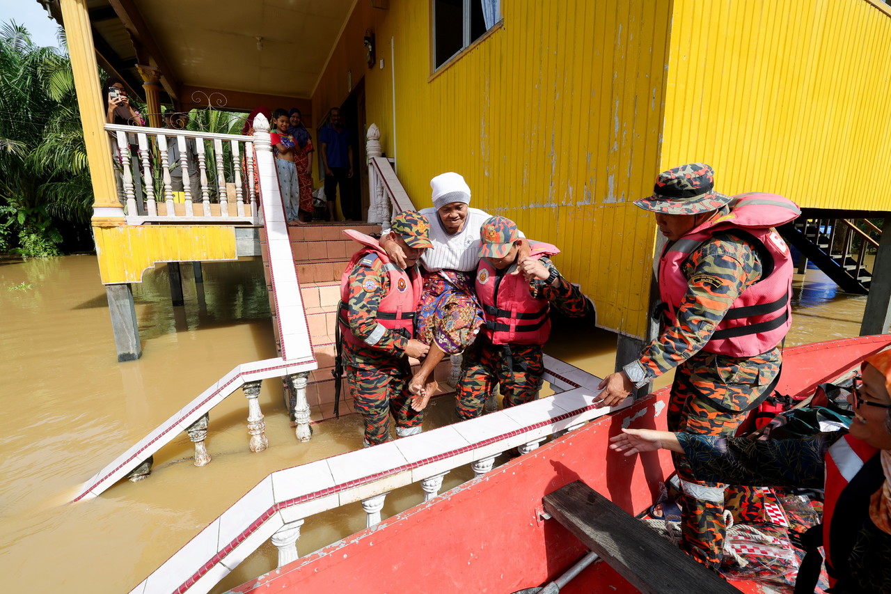 Floods: Nearly 200 victims remain at relief centres in Johor, Sabah