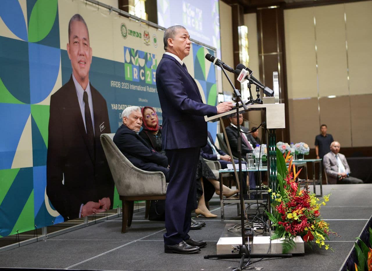 应对橡胶价格低迷挑战   法迪拉：提升小园主水平