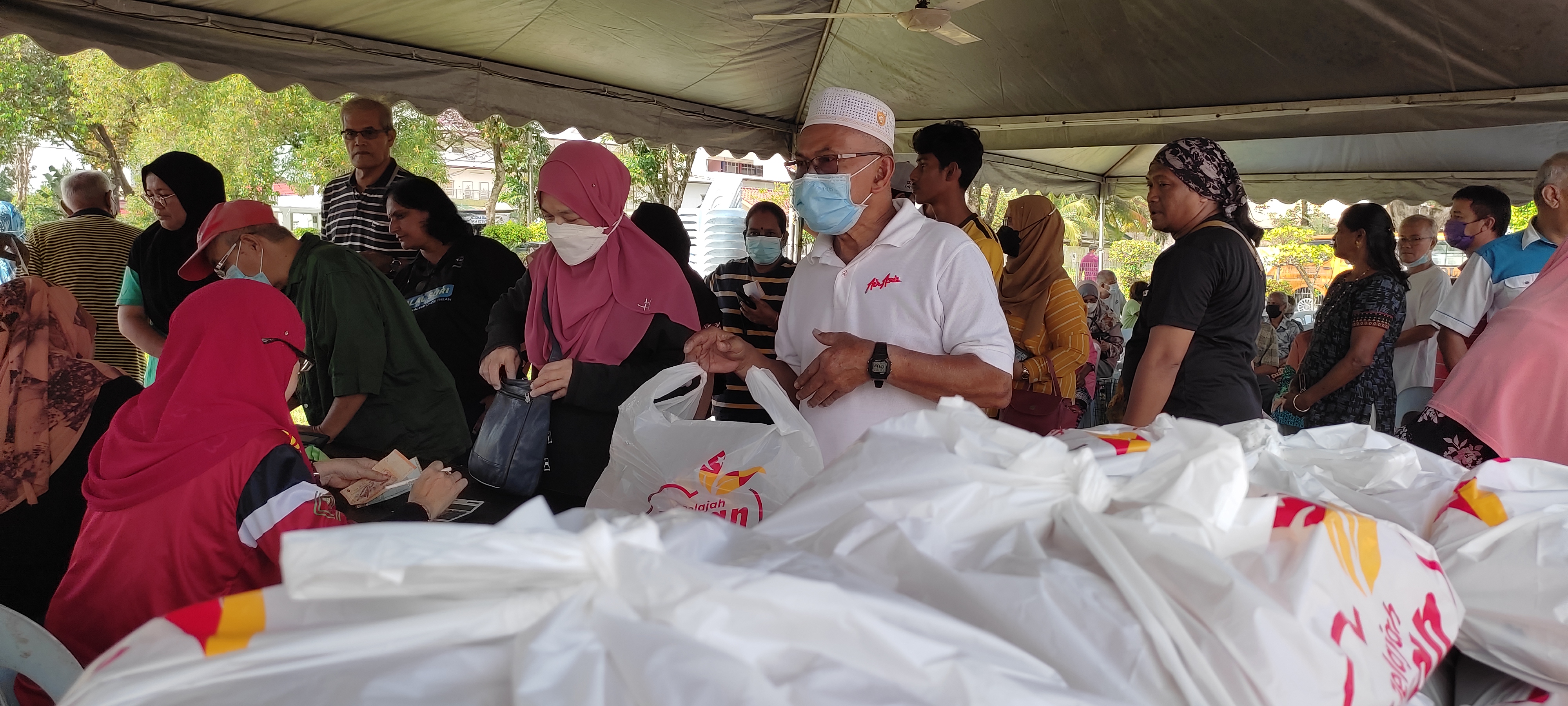 Program jualan murah jimatkan belanja B40, ringan beban keluarga anak ramai