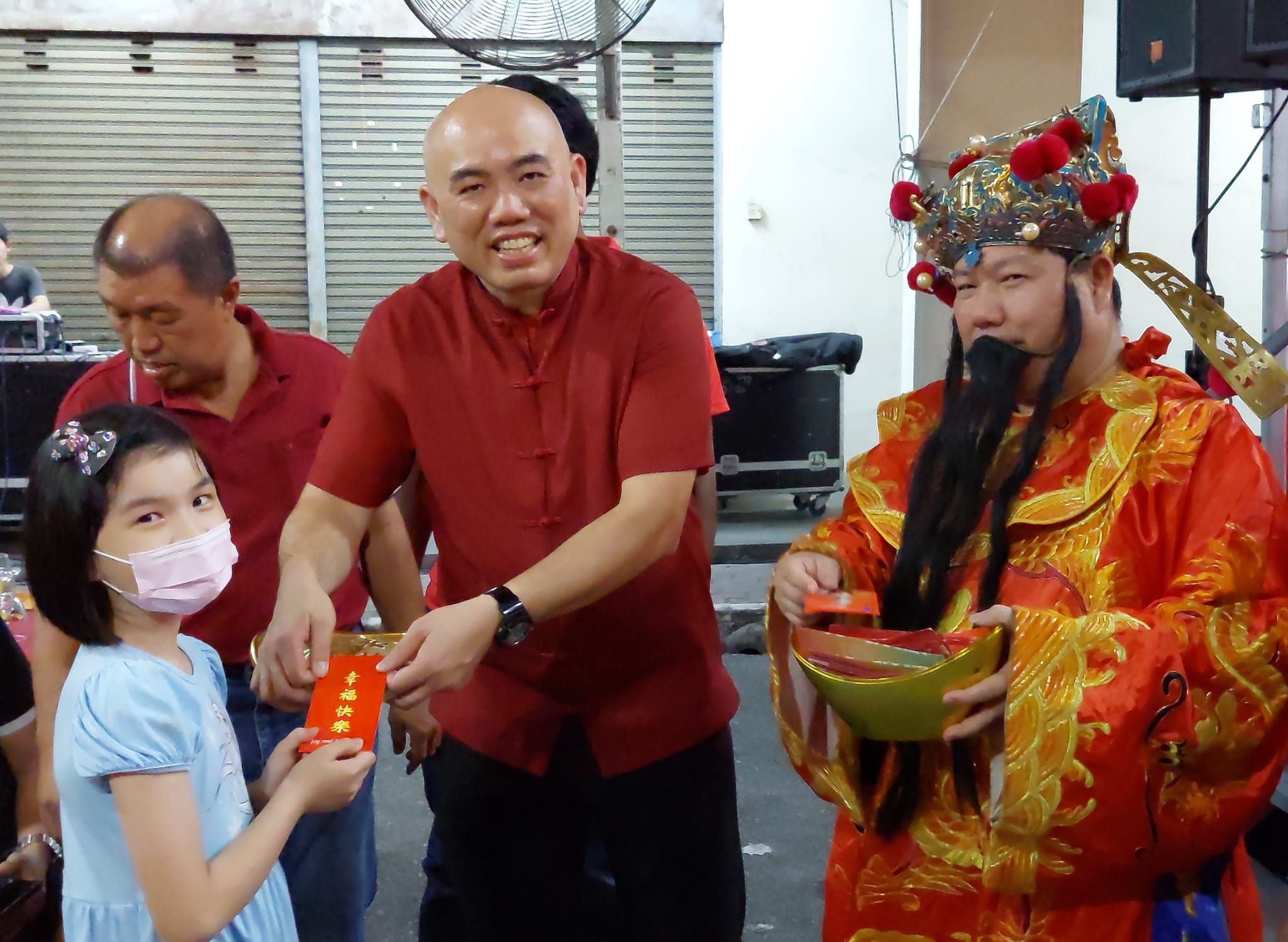 万津大团拜3000人出席 场面闹哄哄