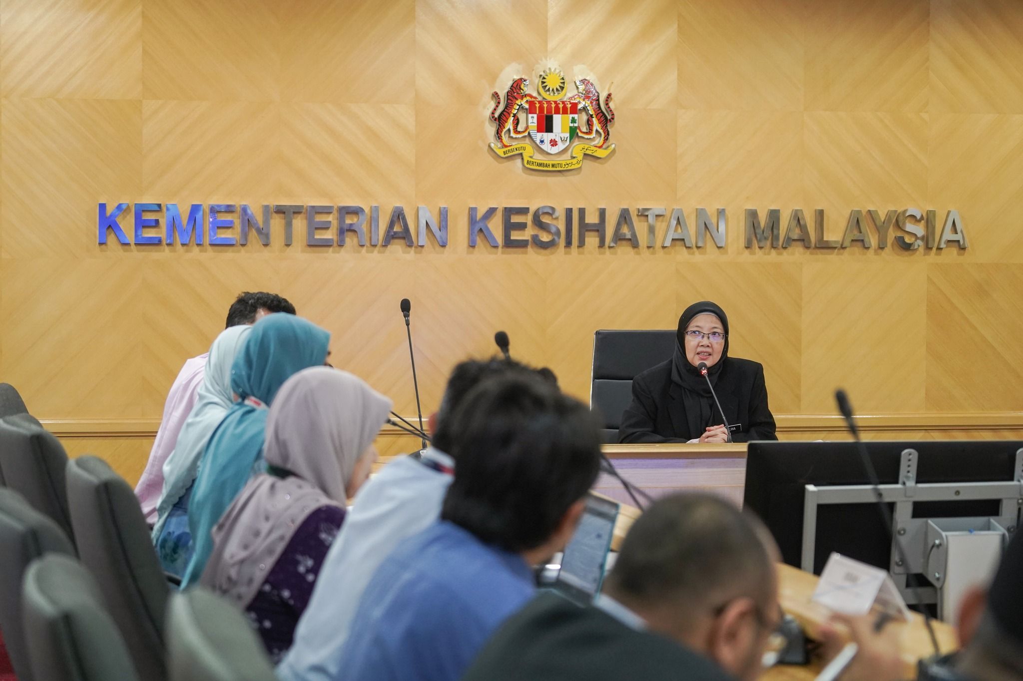 卫部长邀10县属私人医生 登记昌明医疗计划