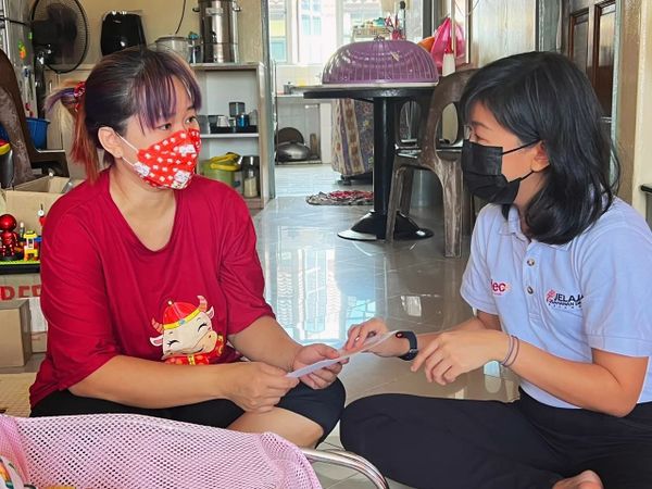 患病老翁一家仅靠儿子维持生计 林怡威捐3000送暖及助申请BINGKAS