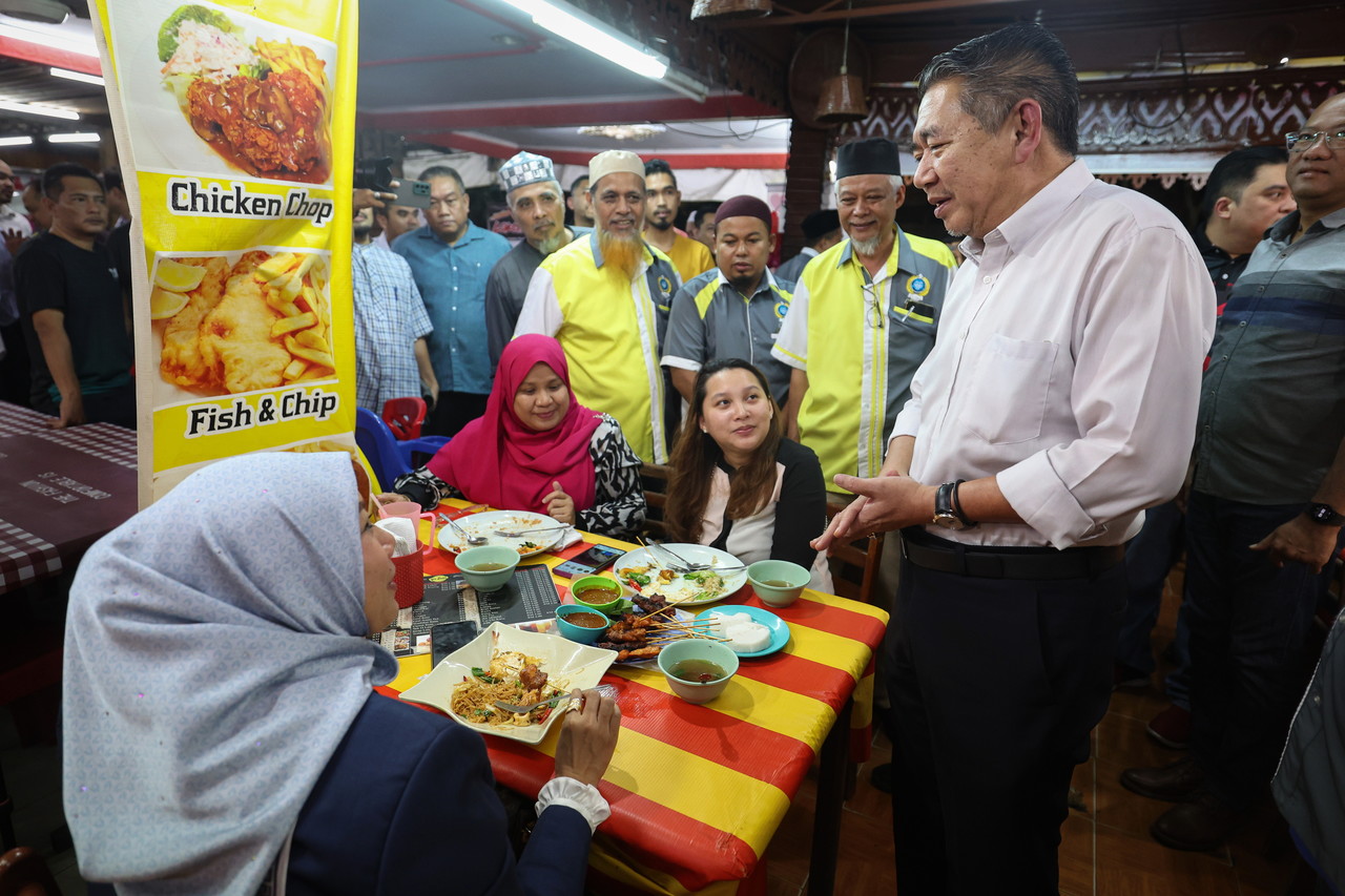 Menu Rahmah: Kerajaan tidak keluar peruntukan, peniaga sukarela bersama bantu B40