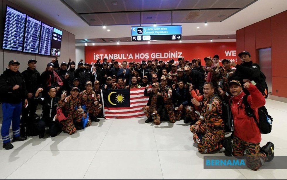 Turkiye earthquake: Second SMART team arrives in Istanbul