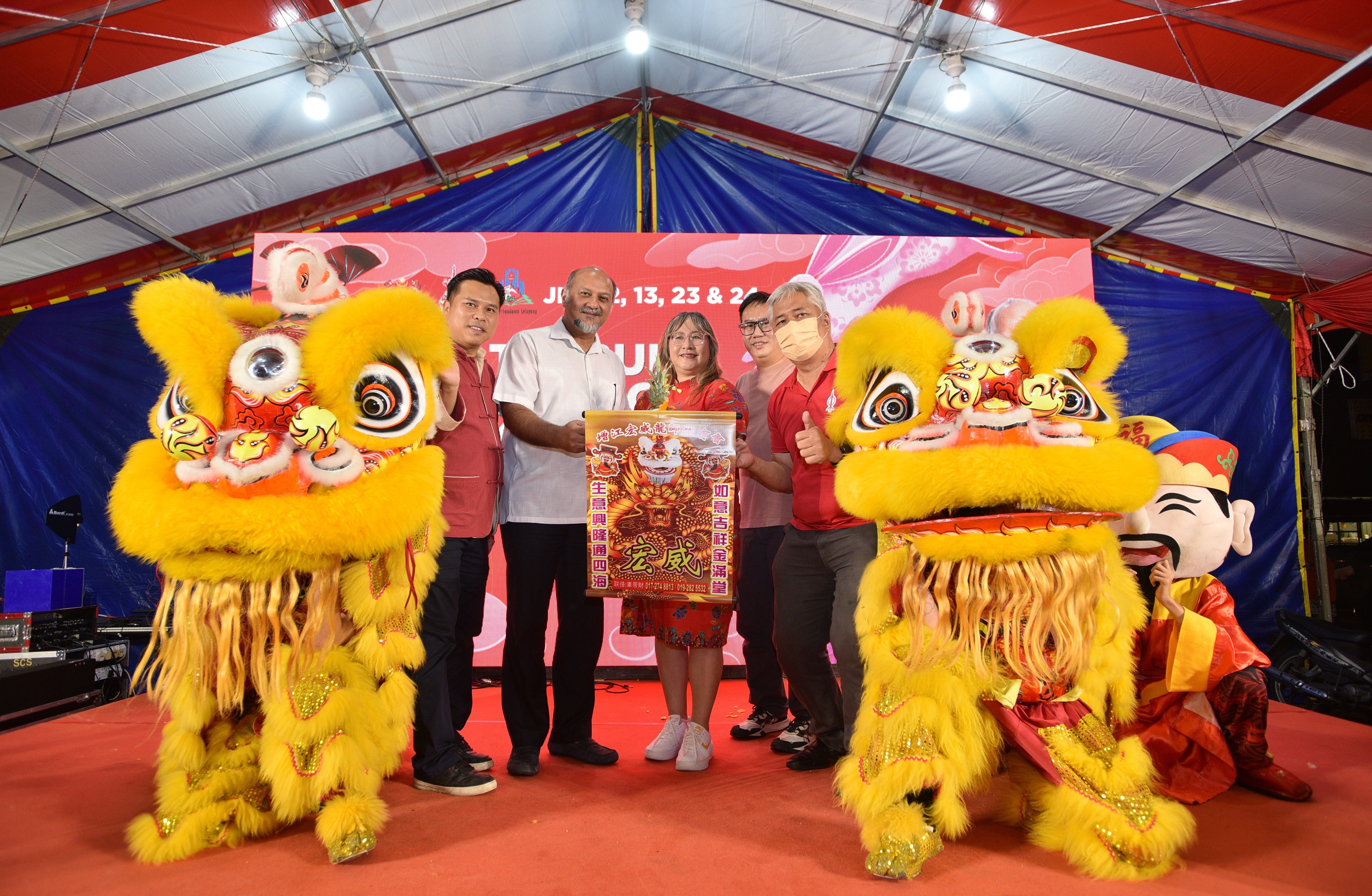 提前为州选举暖身  逾千人捧场武吉兰樟团拜