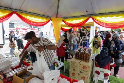 雪人民市2.0开卖两周 依兹汉：销售额达140万