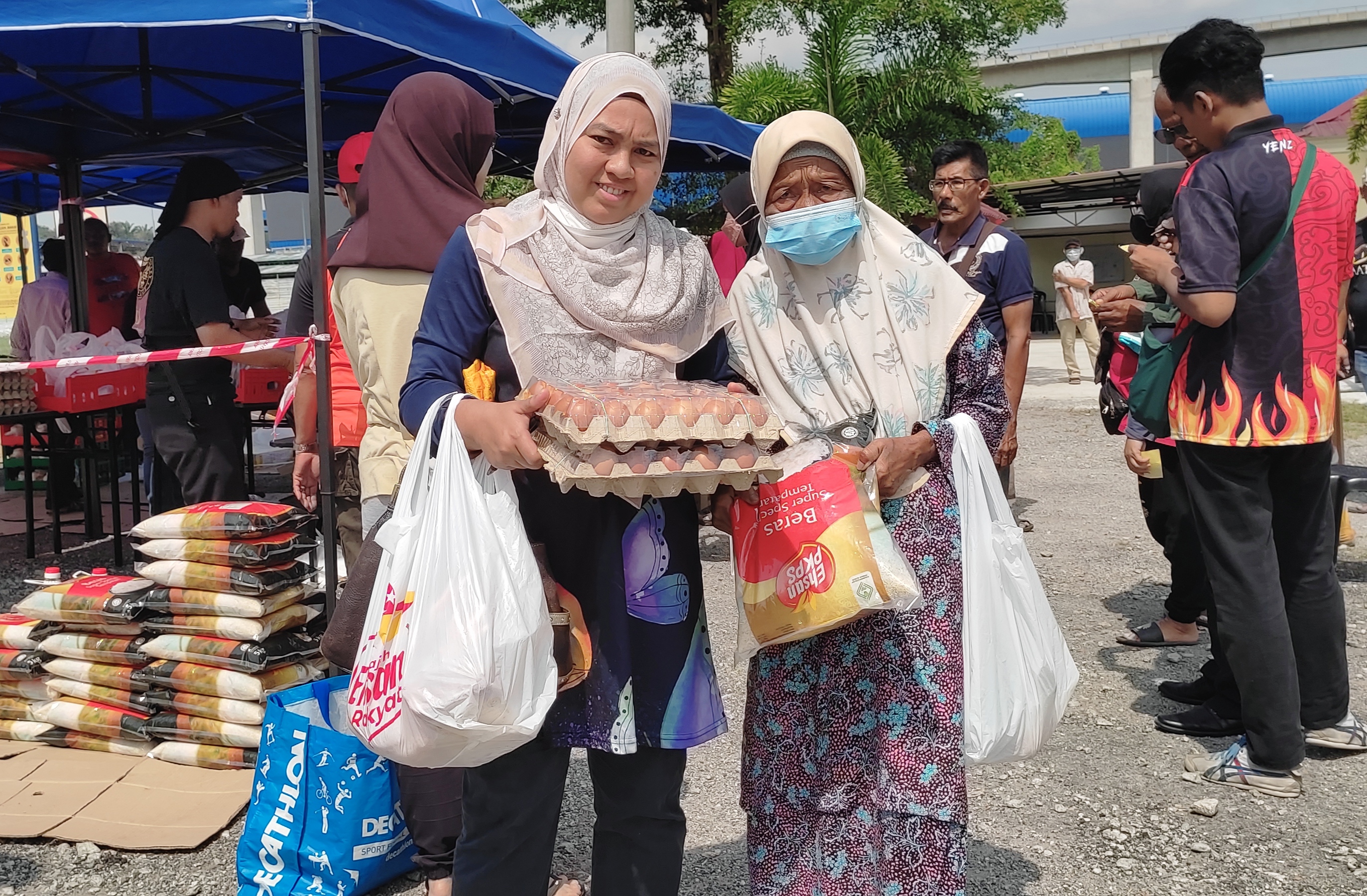 Penduduk puji program jualan murah anjuran Kerajaan Negeri, mahu ia diteruskan 