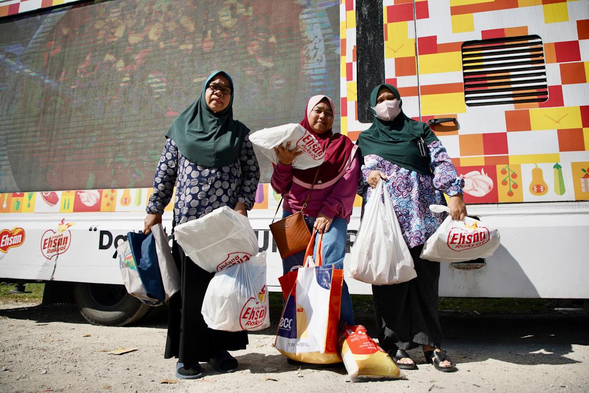 Suri rumah teruja berbelanja di jualan murah, akui barangan berkualiti, segar
