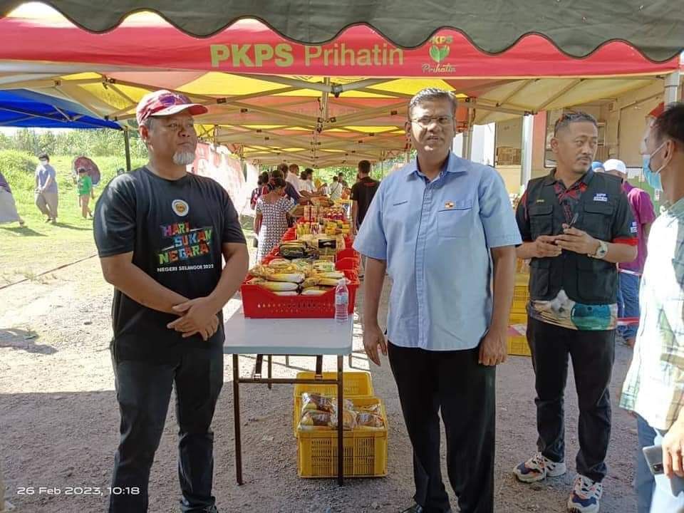 கம்போங் பாரு ஹைக்கோமில் நடைபெற்ற மலிவு விற்பனையில் 300 பேர் பங்கேற்பு