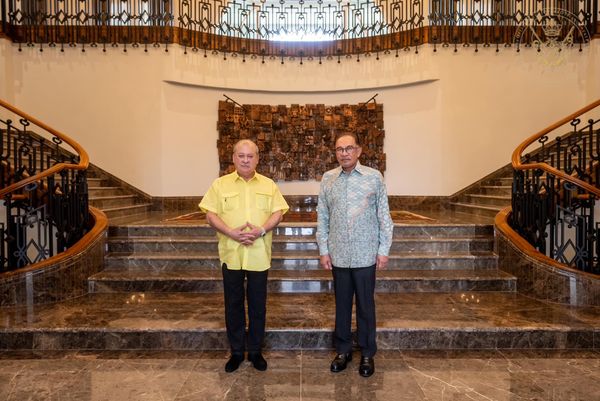Sultan Johor berkenan berkunjung ke kediaman rasmi PM