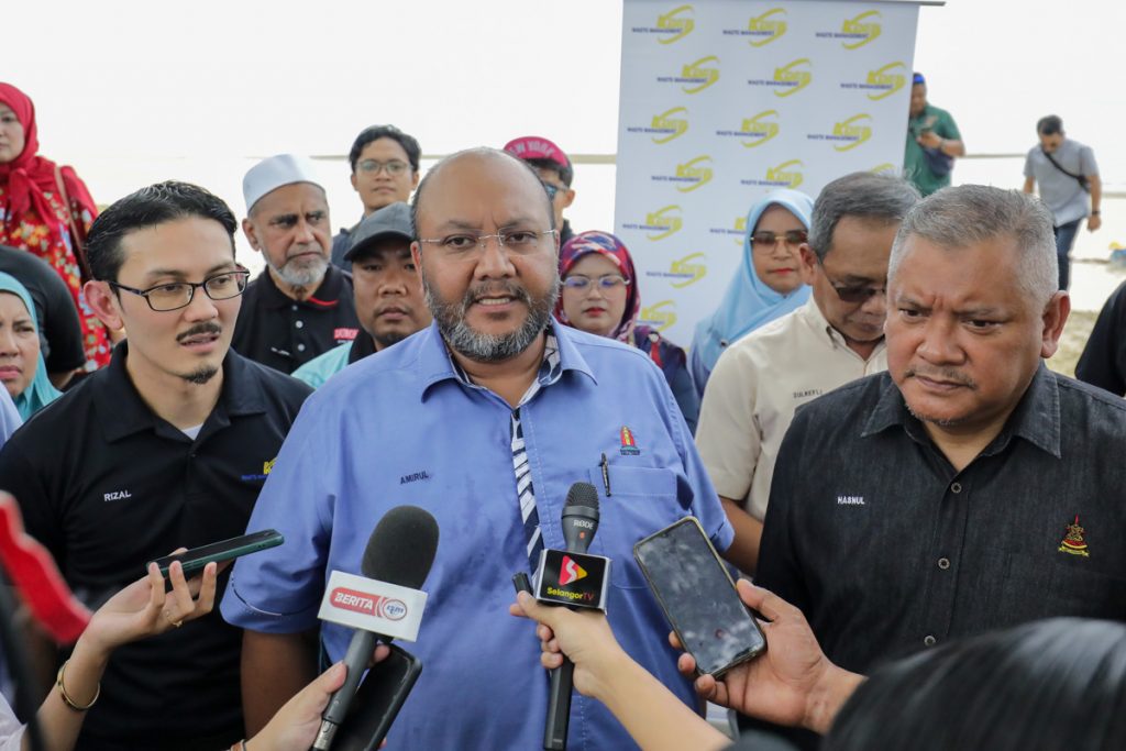 குடியிருப்பாளர்களுக்கு  47,495 இலவச குப்பைத் தொட்டிகள்- கோல லங்காட் நகராண்மைக் கழகம் வழங்கும்