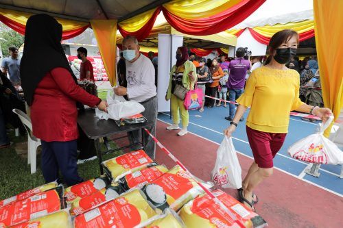 人民市集今早9地点开卖 鸡蛋.鸡肉.白米大促销