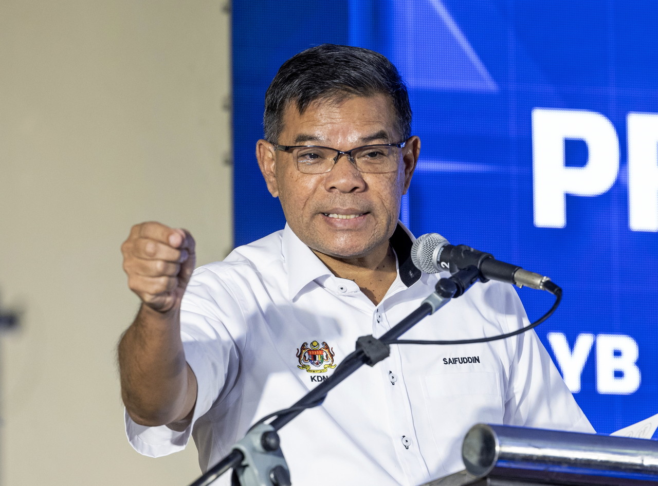 Menteri: Elak huru-hara, perarakan replika senjata tajam boleh undang tema perang