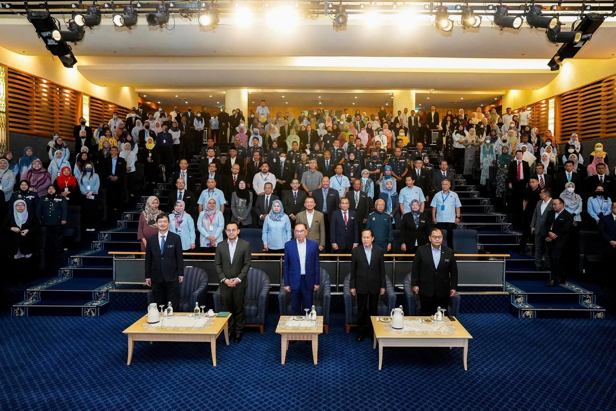 安华：预算案考量当前经济挑战 致力招商引资造福国民