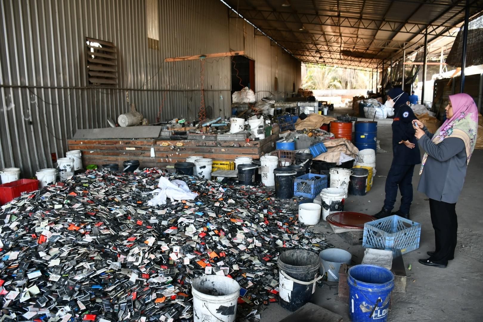 Kilang kitar semula diserbu kali kedua, ingkar arahan penutupan