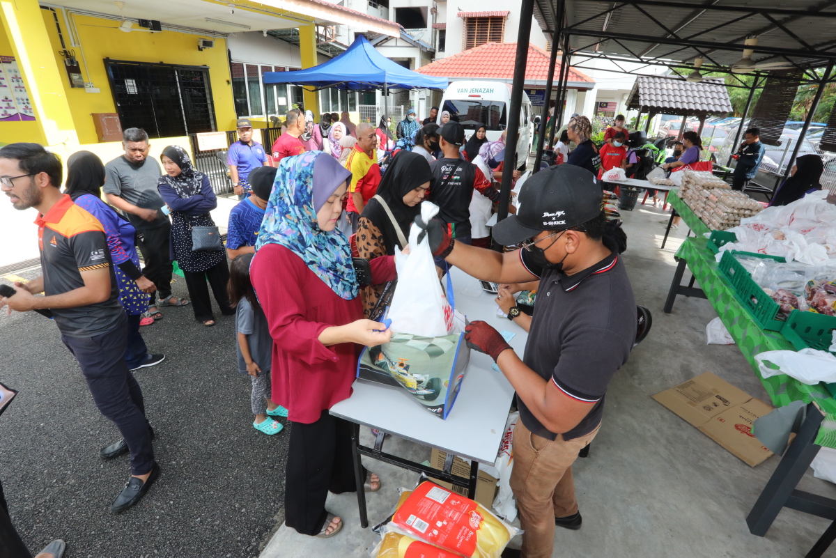 Surau, masjid jadi lokasi jualan murah di DUN Seri Serdang