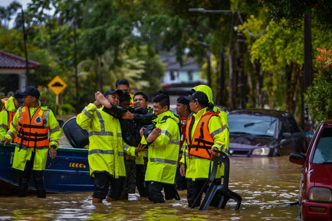 雪州将为柔佛灾民送暖 明日先运送物资到麻坡