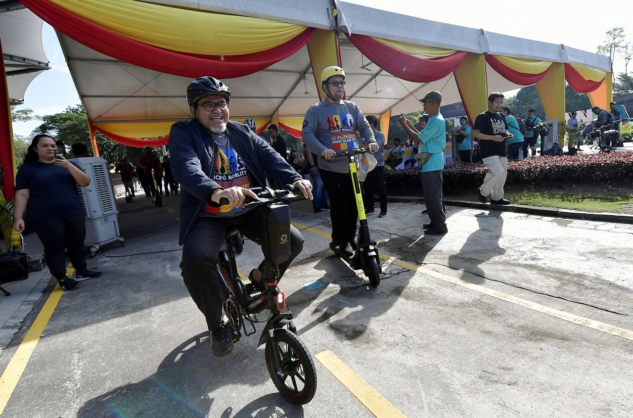 交通部莎阿南设测试场     验收微型交通工具上路成果