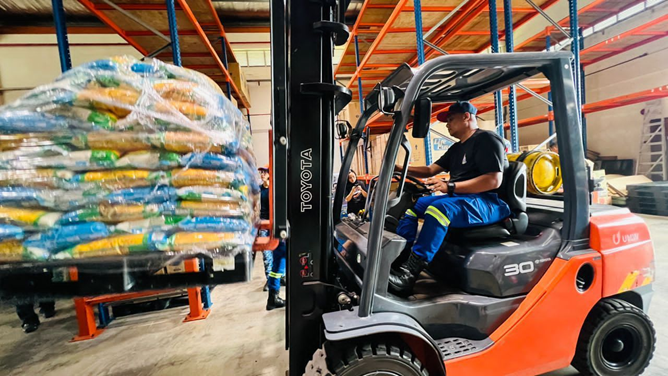 Selangor sends various basic necessities to help Johor flood victims