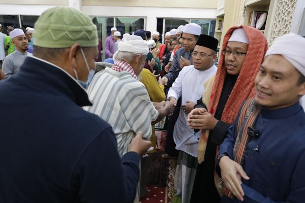 MB solat Subuh, sarapan dengan penduduk Kampung Sungai Lang Baru