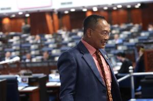 Pendang MP suspended 10 days for threatening Jelutong lawmaker