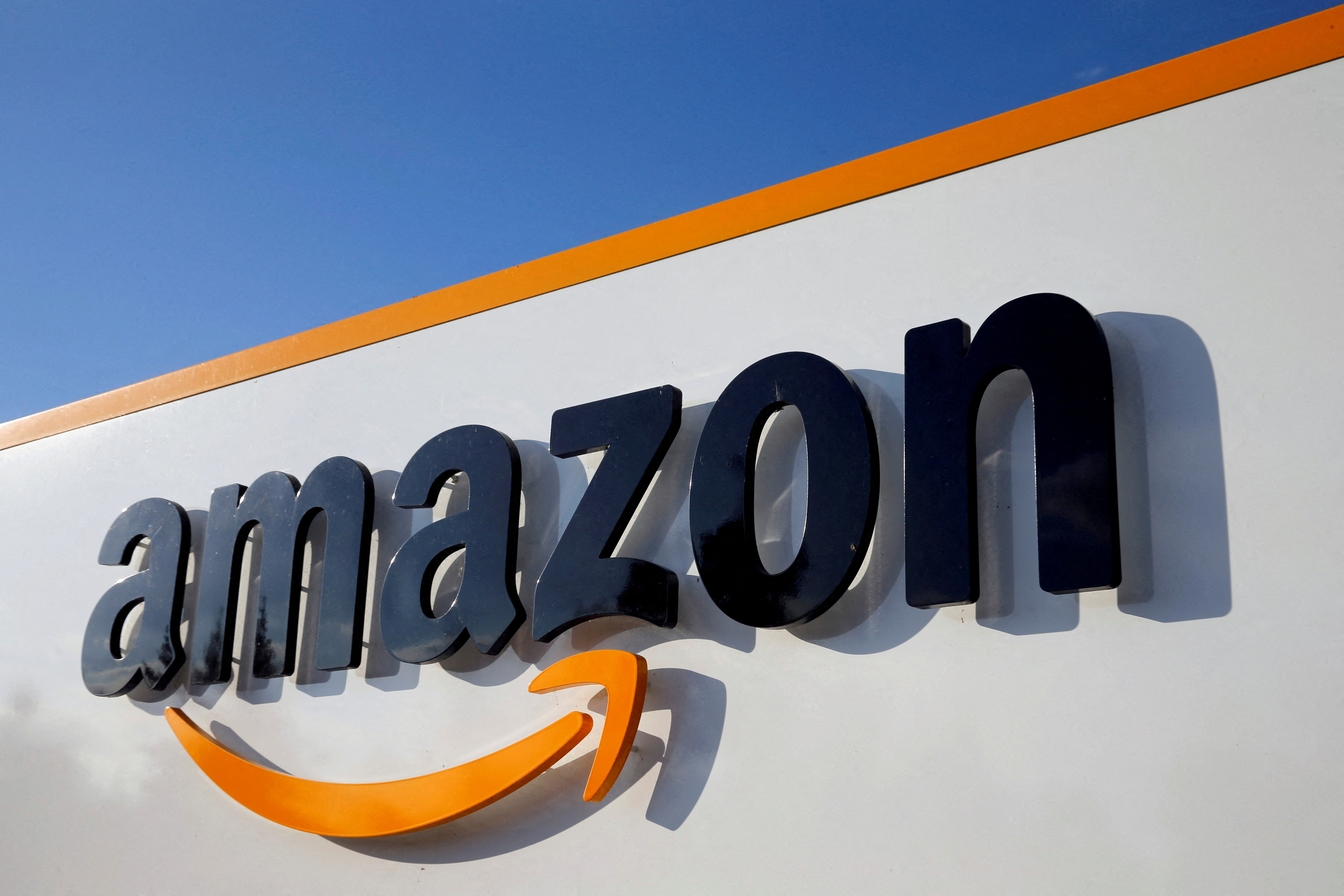 Amazon orders employees back to office five days a week