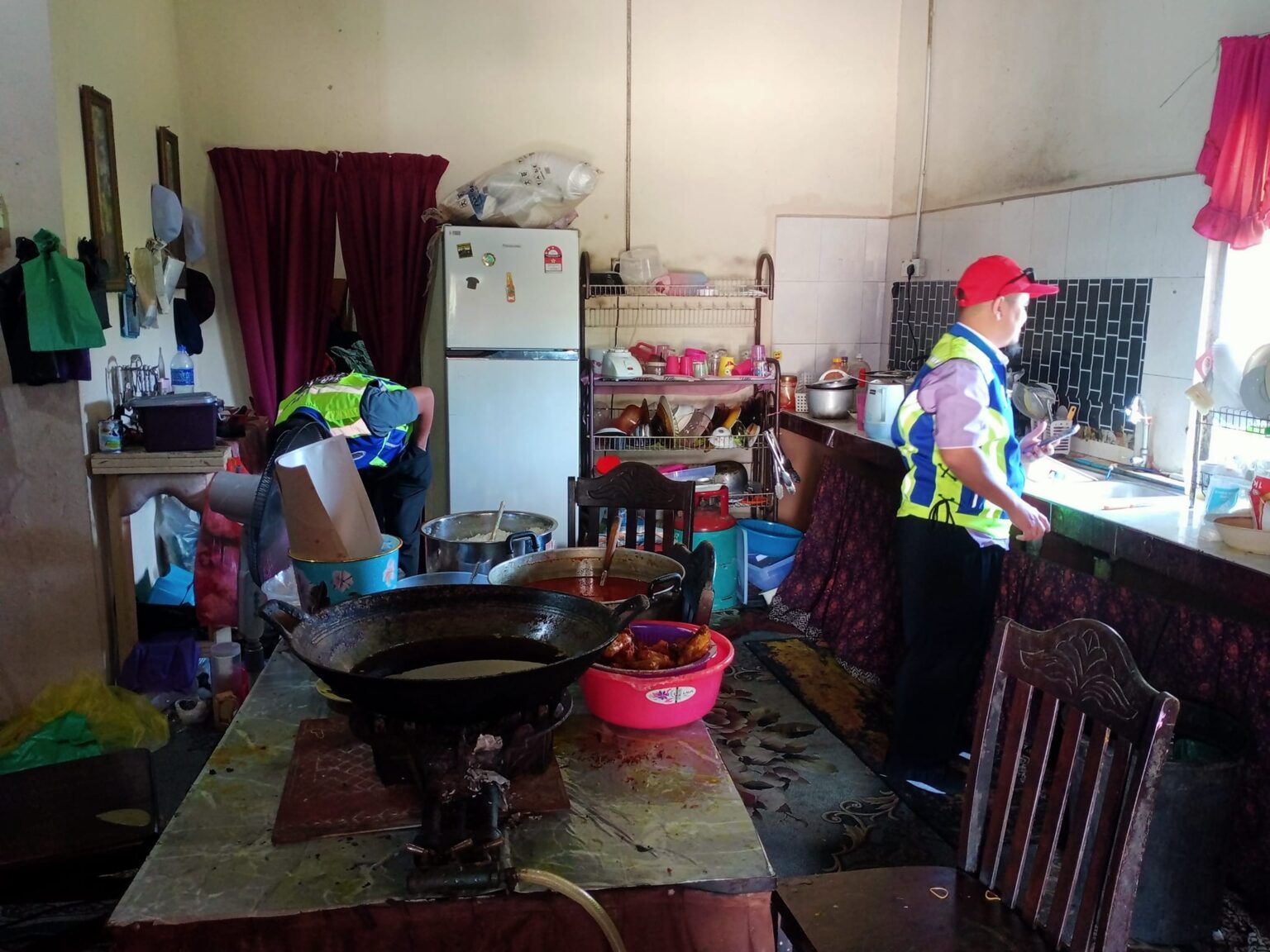 நோன்பு எடுக்காத நபர்களுக்கு உணவு விற்பனை