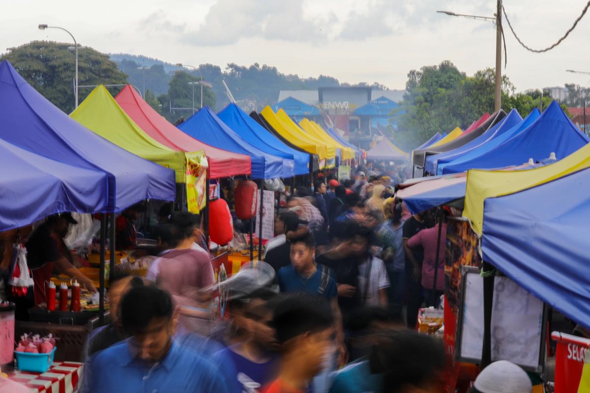 Survey on consumers' response towards Ramadan bazaars