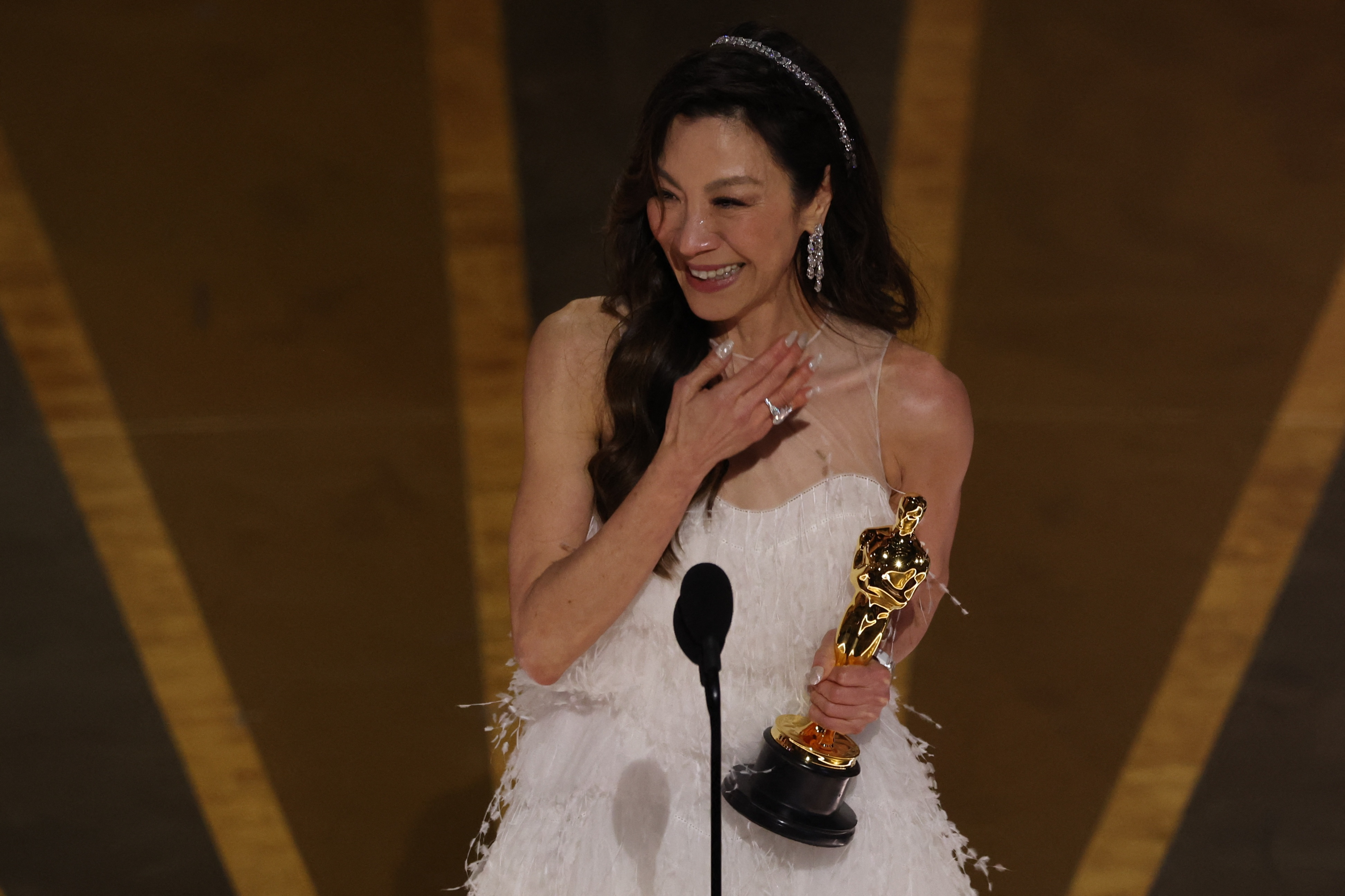 Michelle Yeoh makes Malaysia proud being the first Asian to win the Oscar