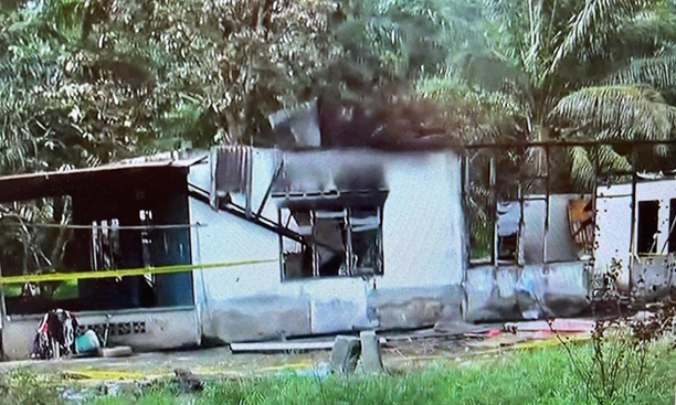 தீ விபத்தில் இறந்த நான்கு சகோதரர்களின் உடல்கள் பாதுகாப்பாக புதைக்கப்பட்டன.