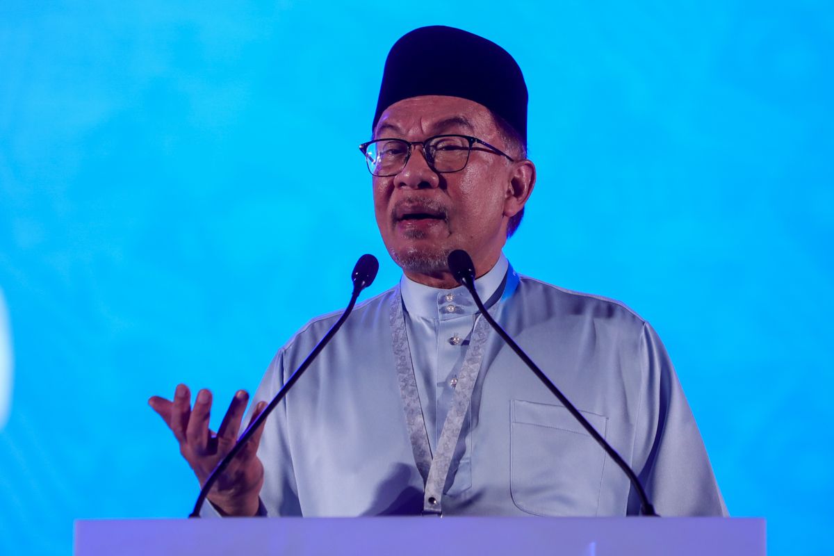 நான்கு மாதம் பொறுமை காத்து விட்டேன், இன உணர்வுகளை இனியும் துண்டாதீர்கள்- எதிர்க்கட்சிகளுக்கு அன்வார் எச்சரிக்கை