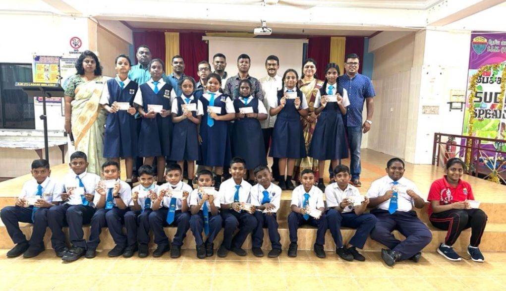 25 வசதி குறைந்த மாணவர்களுக்கு நிதியுதவி- மிட்லண்ட்ஸ் ஸ்ரீ மகா மாரியம்மன் ஆலயம் வழங்கியது