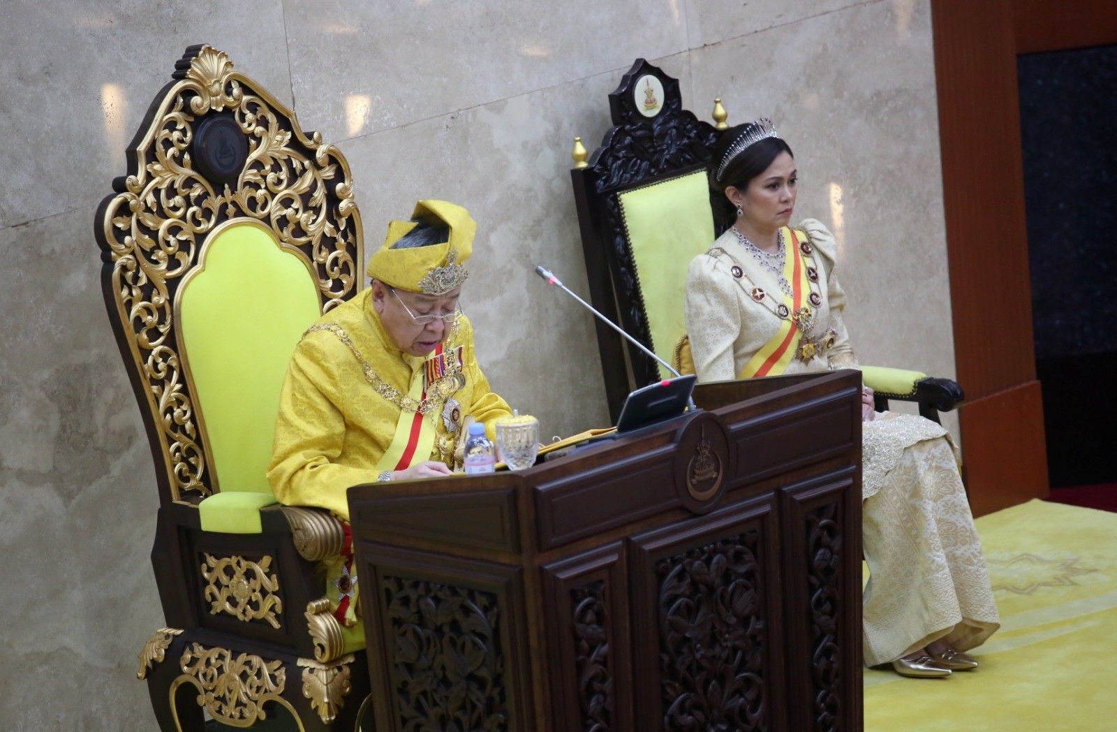 苏丹满意阿米鲁丁行政团队 6年为雪州创高收入.去年超越目标达25.33亿