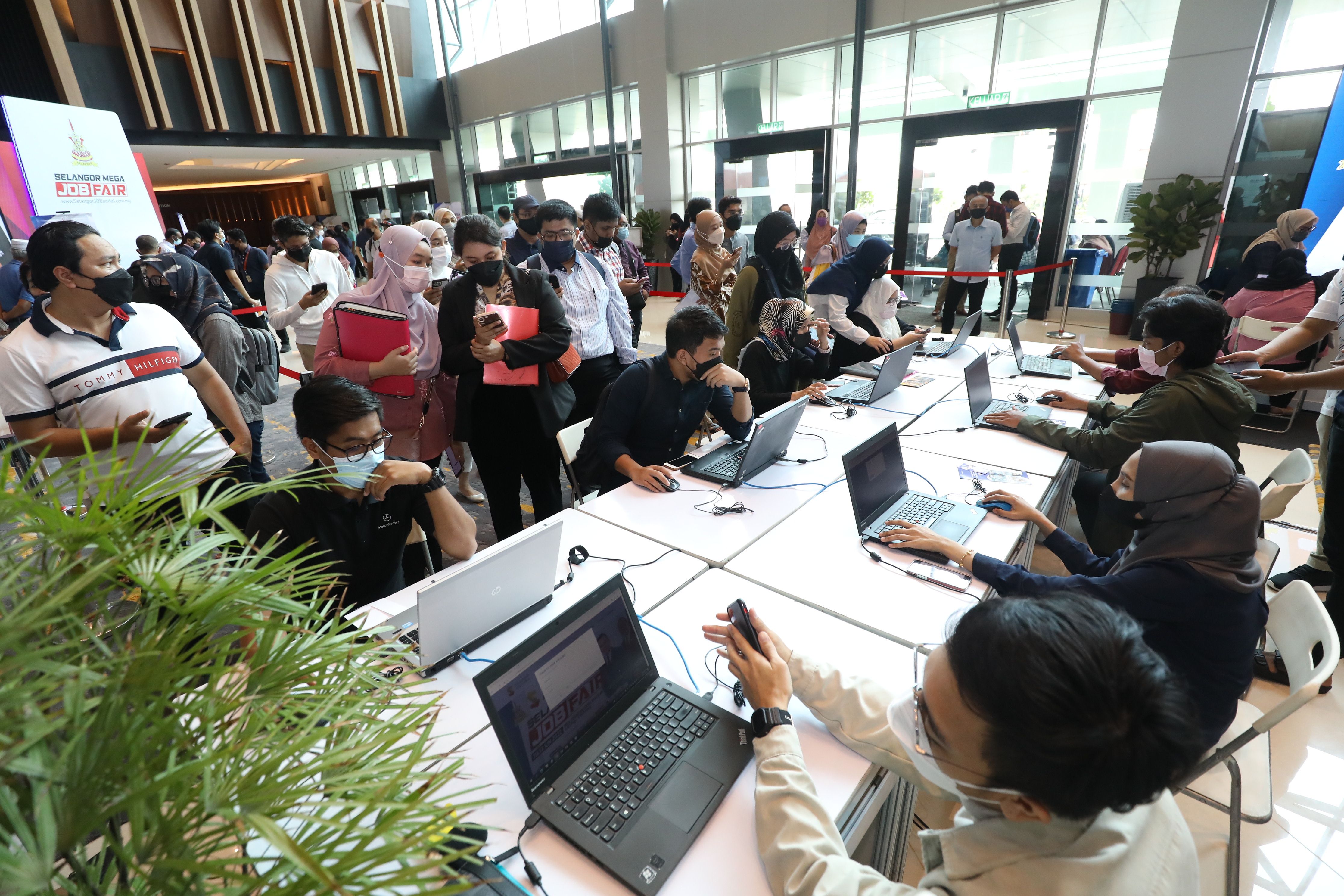 雪今年放眼失业率降至2.0%    去年巡展助3000人就业