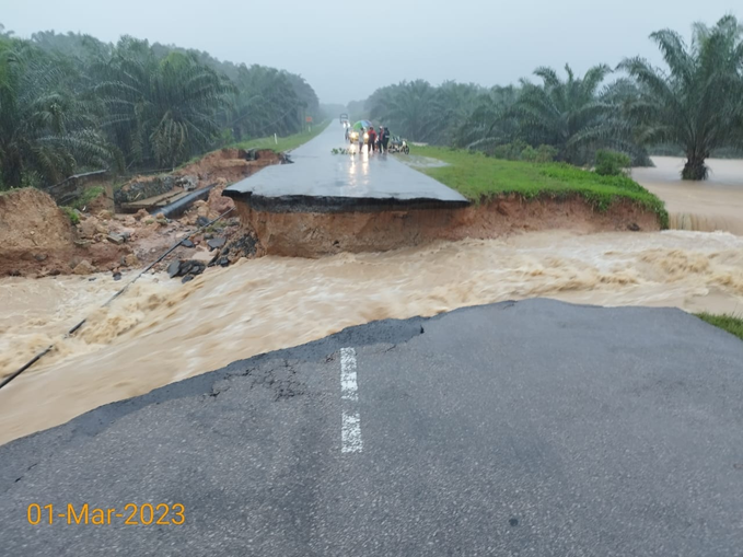 Lelaki dalam perjalanan ke tempat kerja maut kereta dibawa arus banjir