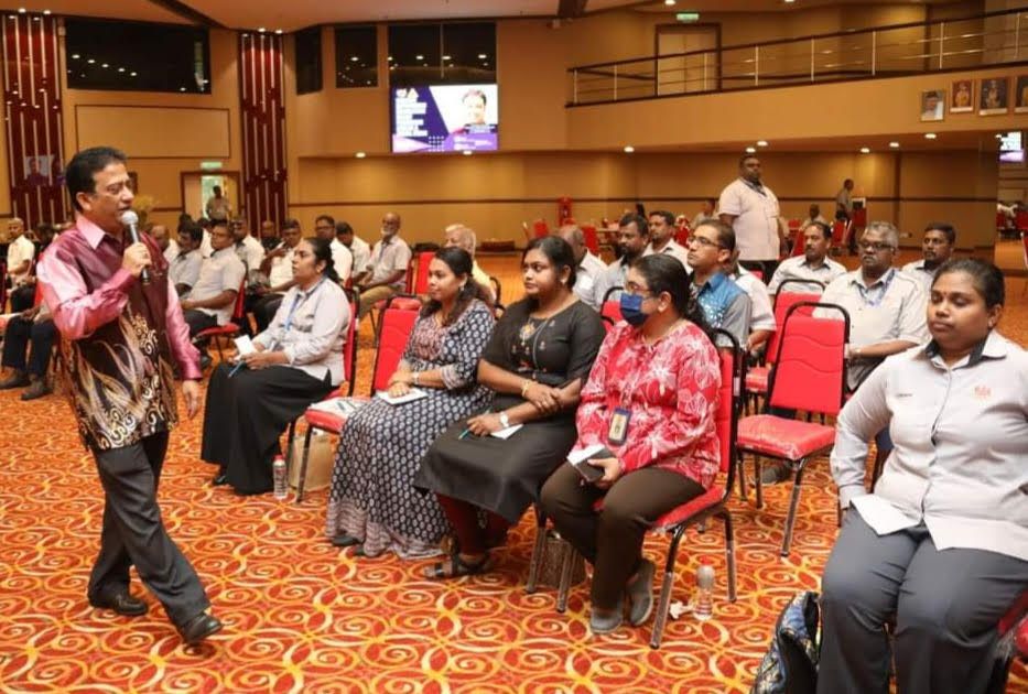 ஷா ஆலம் மாநகர் மன்ற இந்திய ஊழியர்களுக்காகக் காதர் இப்ராஹிமின் தன்முனைப்பு பயிற்சி