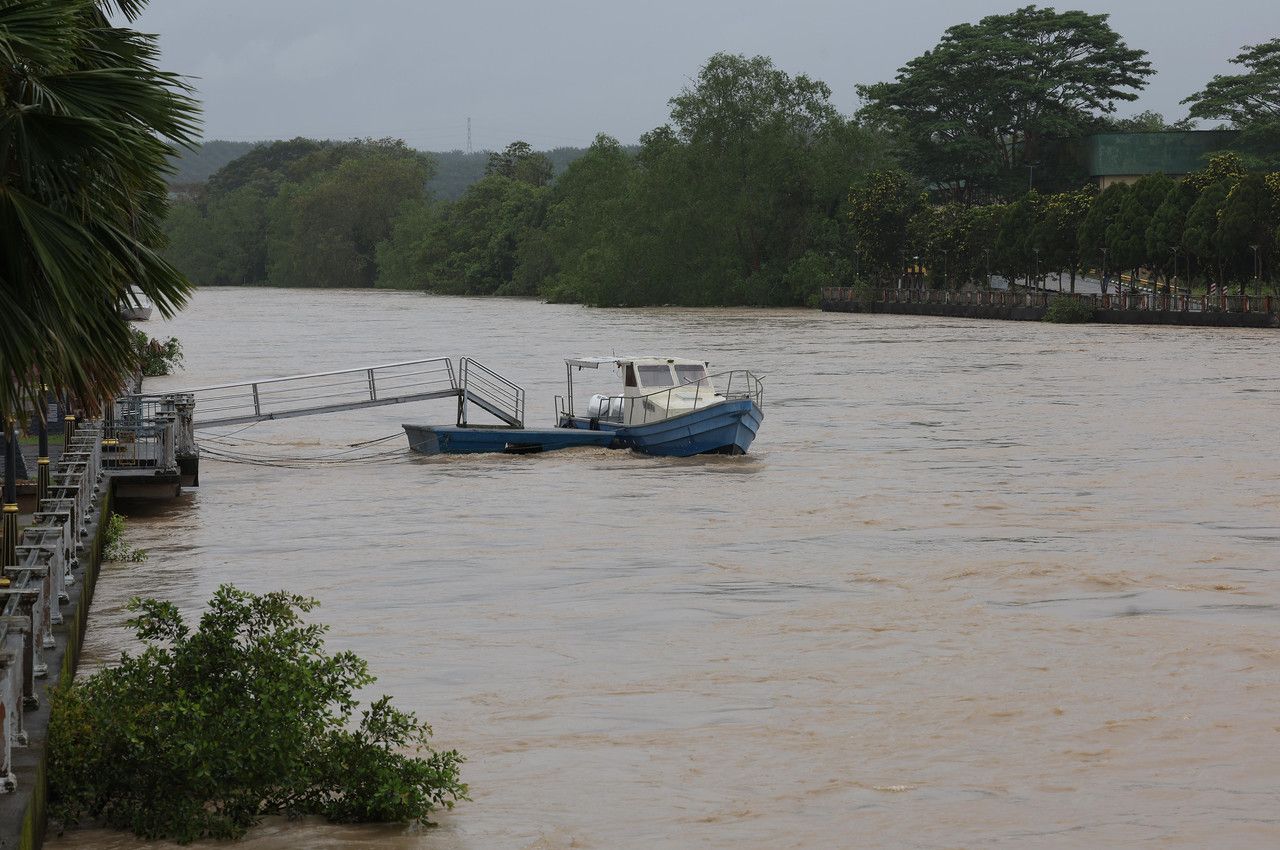 Seri Medan antara kawasan teruk terjejas banjir di Batu Pahat
