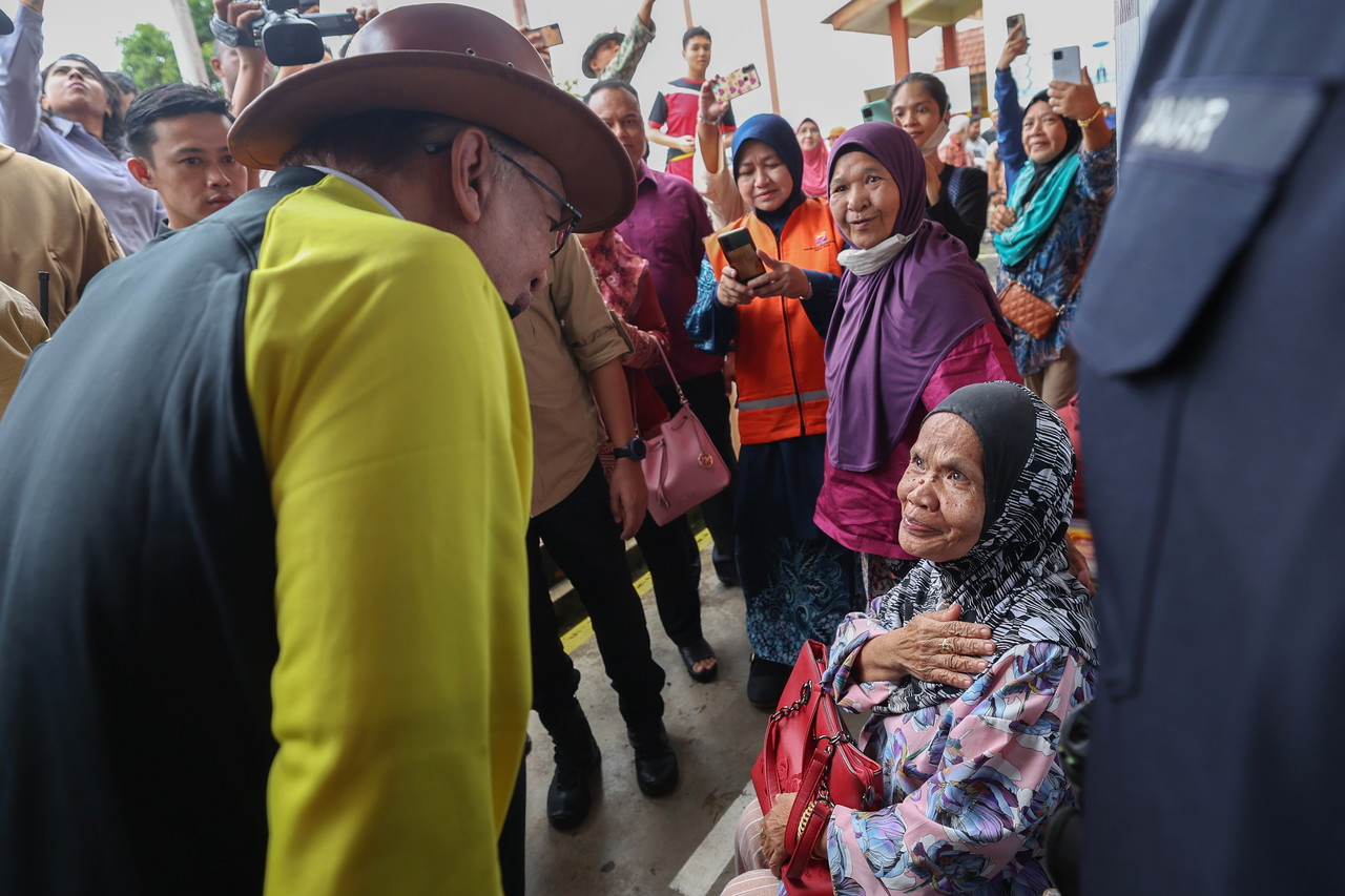 PM lawat mangsa banjir di Segamat