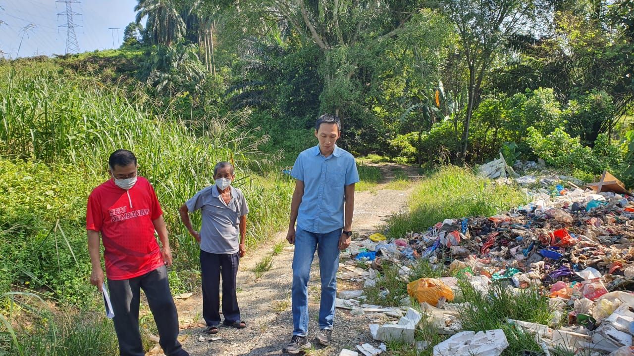 果园仅有通道沦垃圾堆   园主求助代议士冀治本