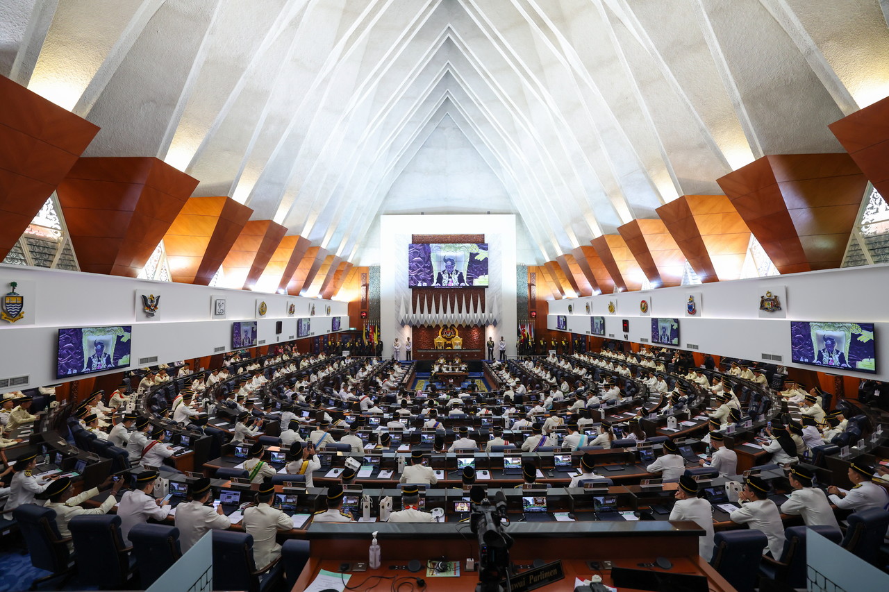 18,740 unit kuarters guru tidak dihuni, KPM tunggu laporan kajian perunding hartanah