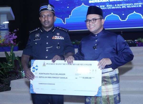 Pejabat MB hulur sumbangan kepada pasukan keselamatan, hargai khidmat bakti