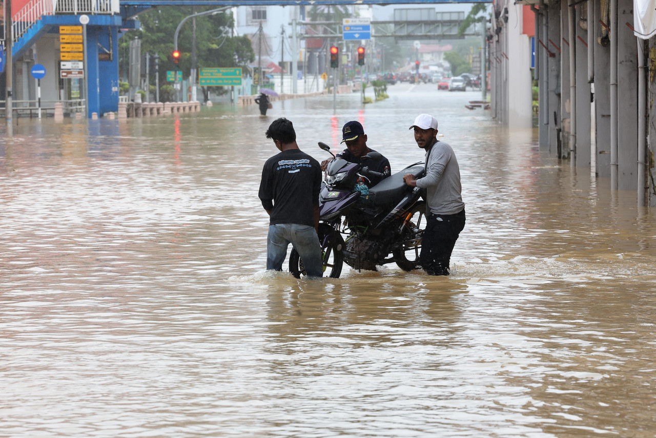Workshop offers to repair cars affected by flood for free