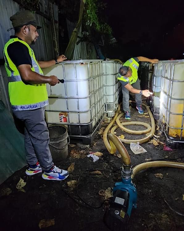 疑走私逾29万令吉柴油 内贸部逮捕9马泰男子