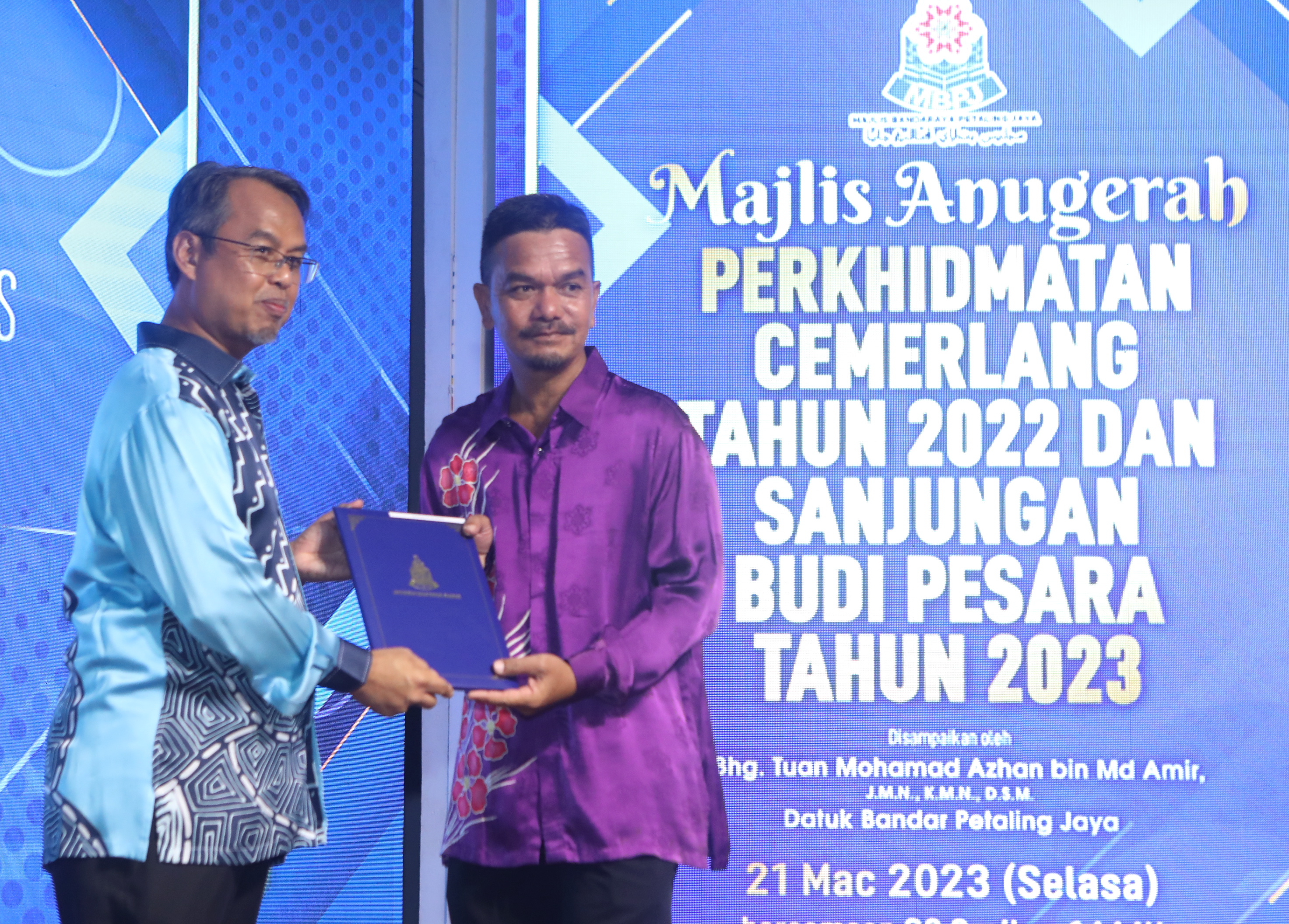 Tiga dekad berbakti di MBPJ, penggali kubur terima anugerah khas