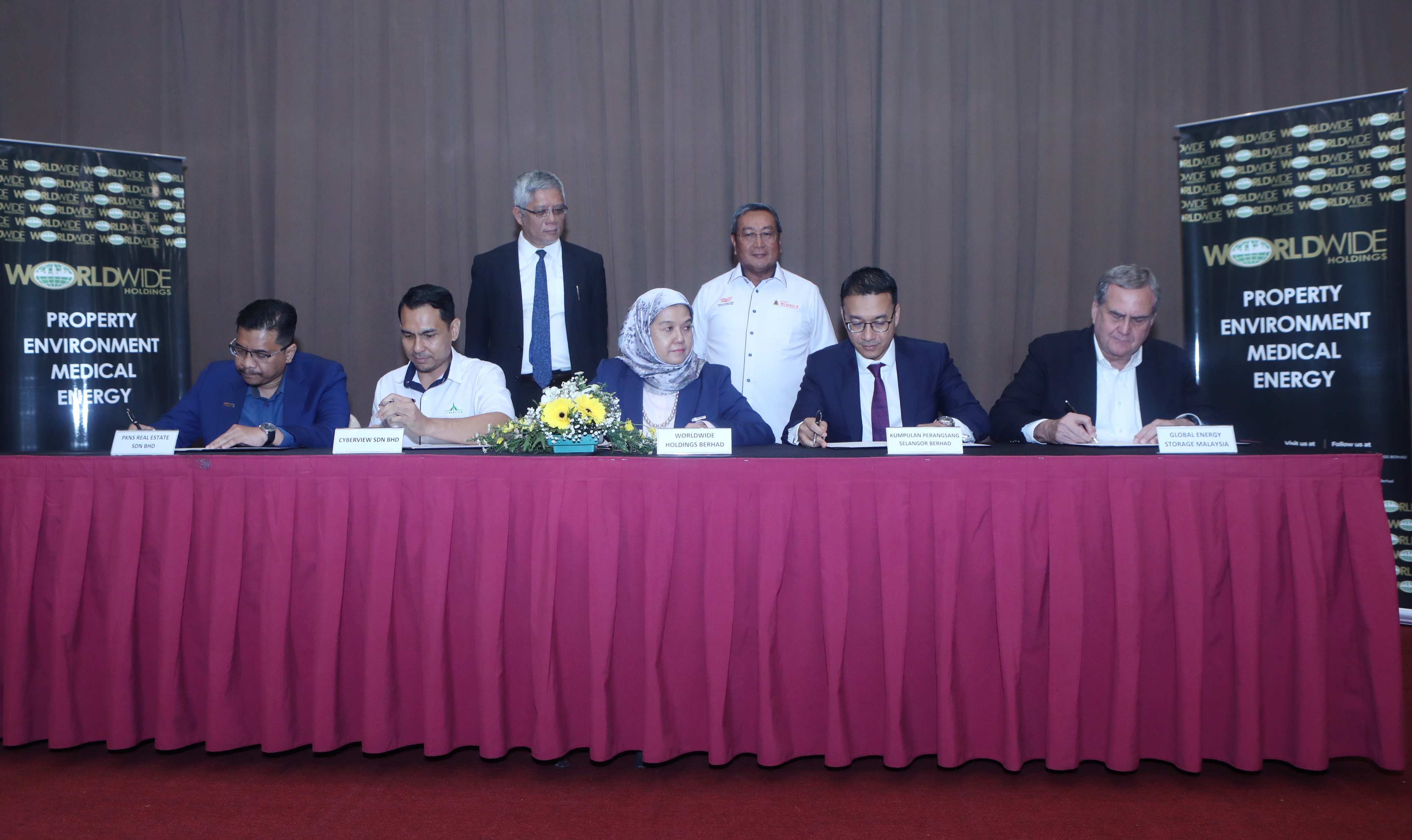 Worldwide Holdings meterai empat MoU jaya pembangunan projek tenaga solar di Selangor