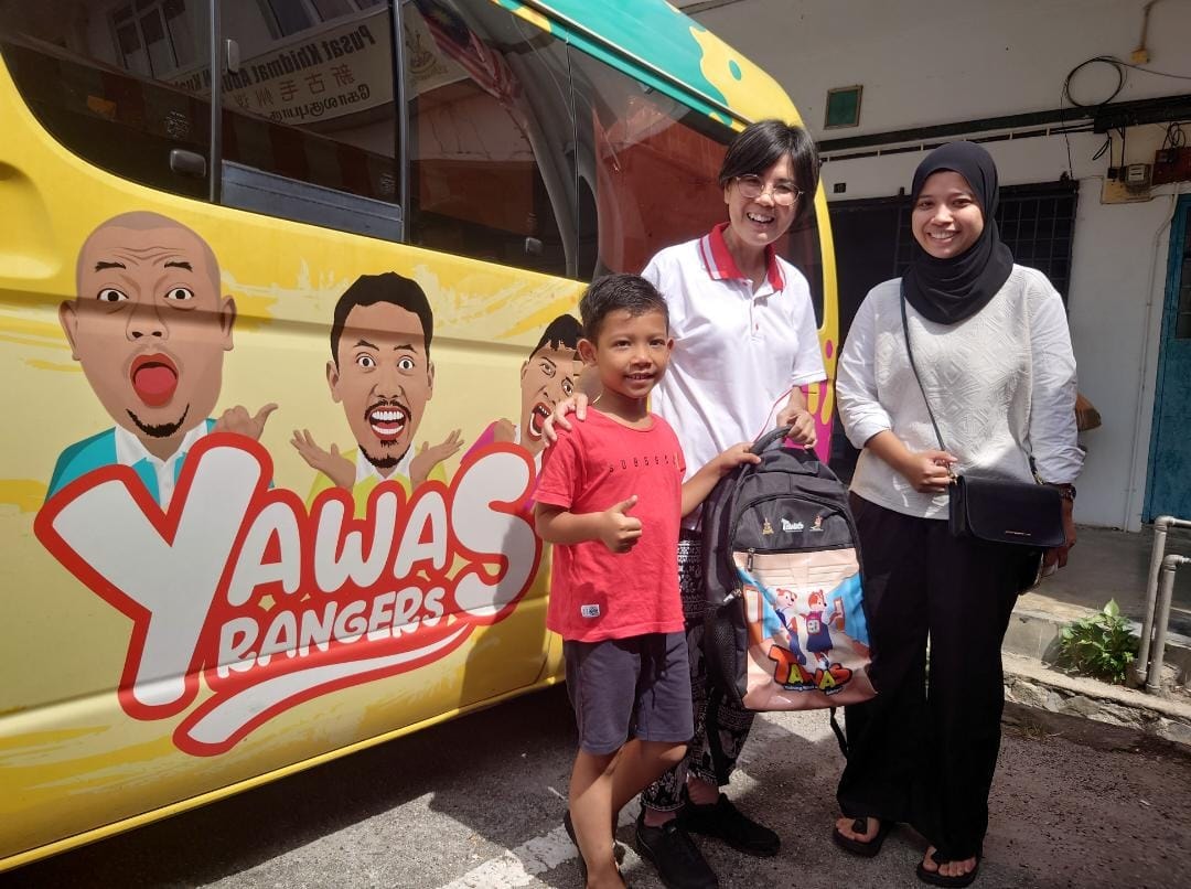 Lebih 400 ahli Tawas Hulu Selangor terima beg sekolah, alat tulis