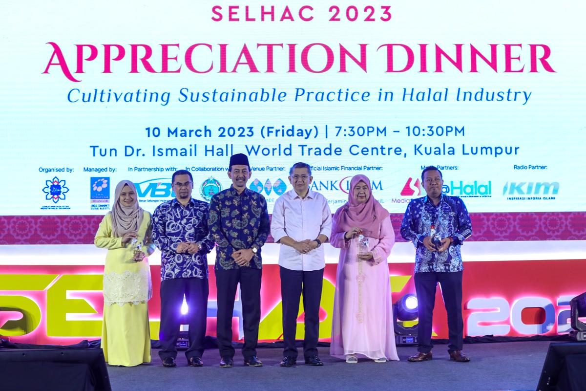 Selhac 2023: Dr Abidin Hamid terima anugerah Tokoh Industri Halal