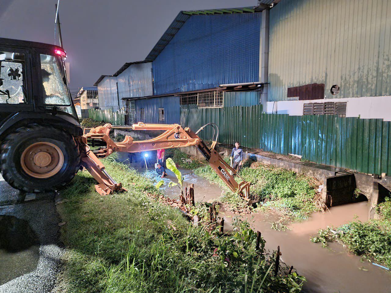 Infrasel baik pulih saliran air di Sungai Buloh, terima aduan di media sosial
